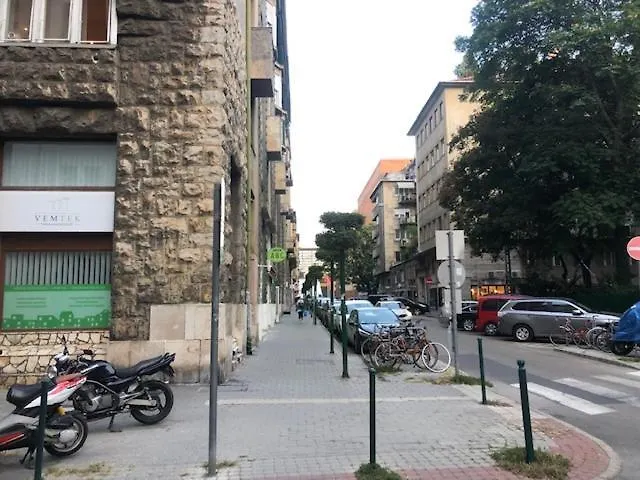 Apartment Jewelry Box In Central Budapest Hungary